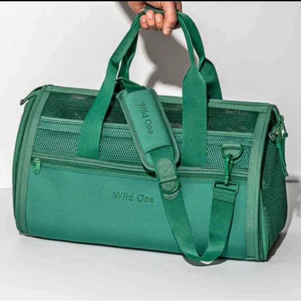 NWT wild one TSA approved pet carrier
